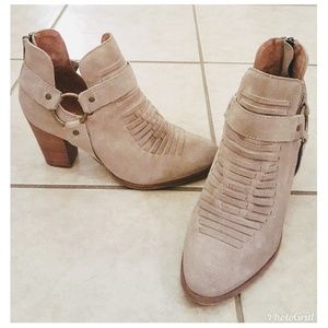 🔖Seychelles tan suede booties🔥